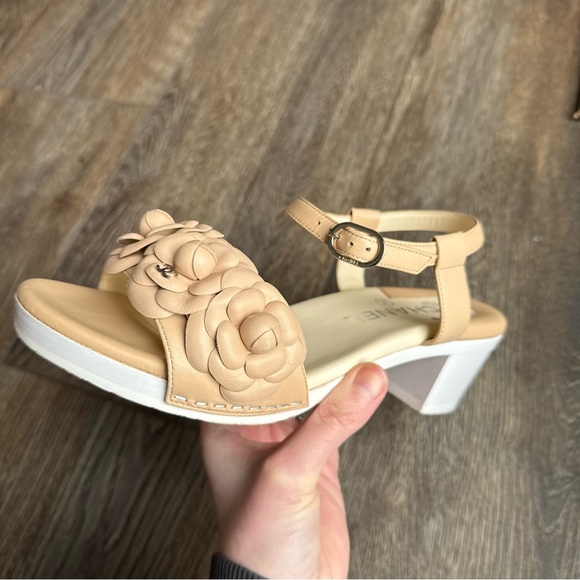 Chanel Camellia Flower CC logo Beige Strap Sandal - Picture 9 of 16